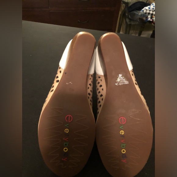 Everybody by BZ Moda Laser Cut Bootie 40.5 9.5 - Picture 5 of 8